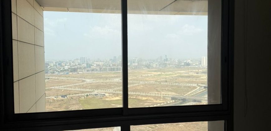 Exquisite Luxury 4BR Apartment with a View on 24th Floor