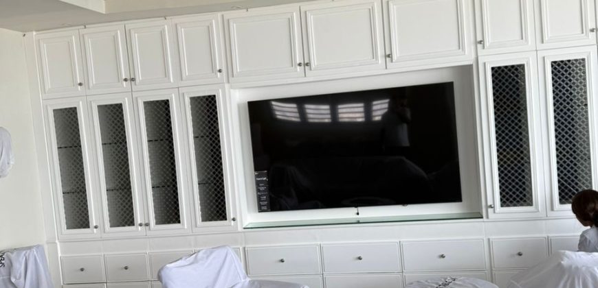 Exquisite Luxury 4BR Apartment with a View on 24th Floor